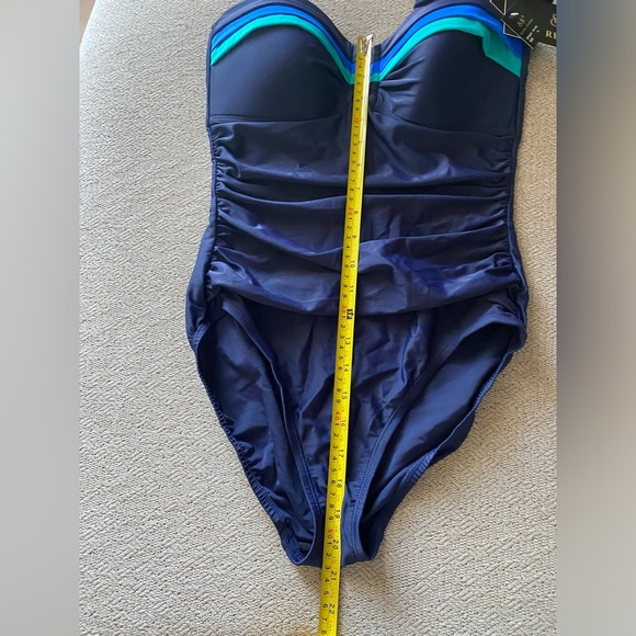 shore shapes one piece - Picture 9 of 11